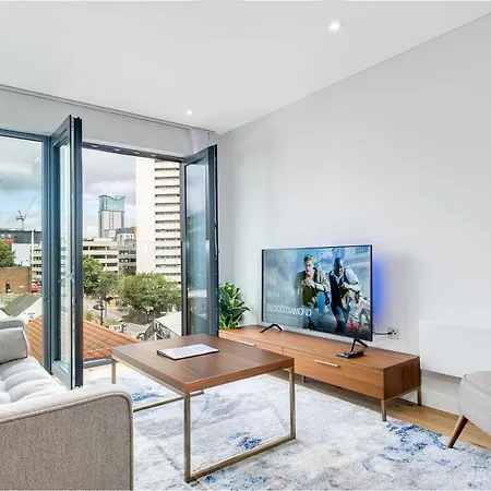 Apartman Maevela Apartments - New Build Luxury Apt With Juliet Balcony - 5 Min Walk From Bullring & Cube & Mailbox & New Street Station - Free Netflix & Wifi *